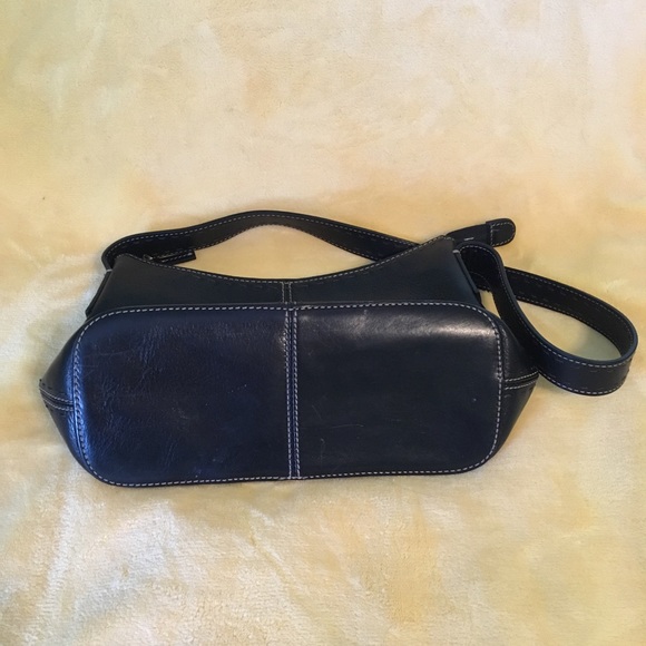 ✨HOST PICK✨ Fossil black leather purse - Picture 3 of 9